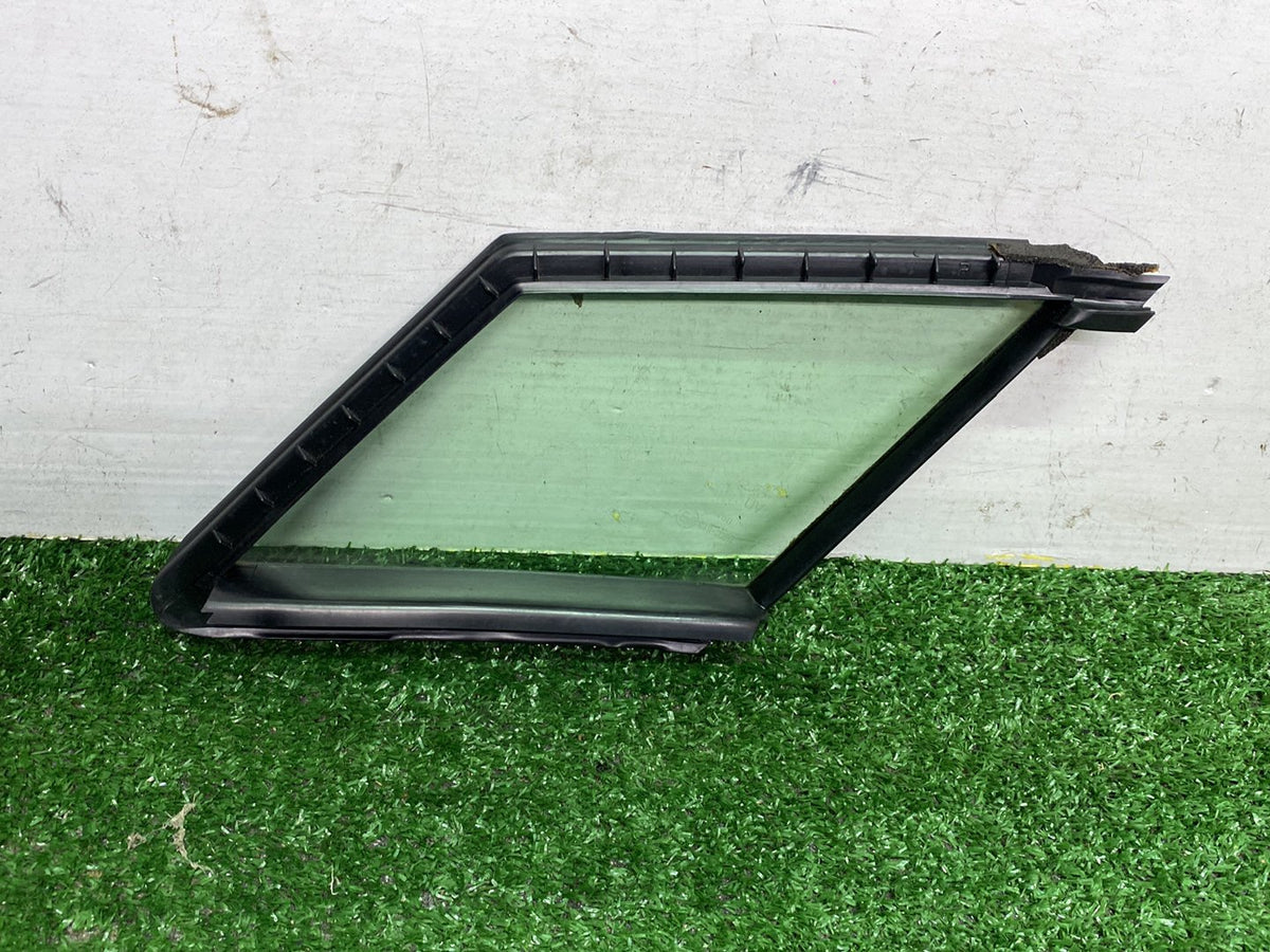 2013 Nissan Lafesta CWFFWN - Right Front Quarter Door Glass PN: M408
