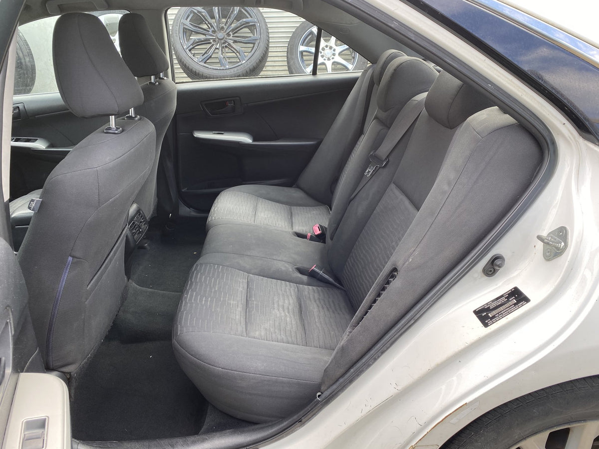 2016 Toyota Camry Hybrid H Dismantling For Parts