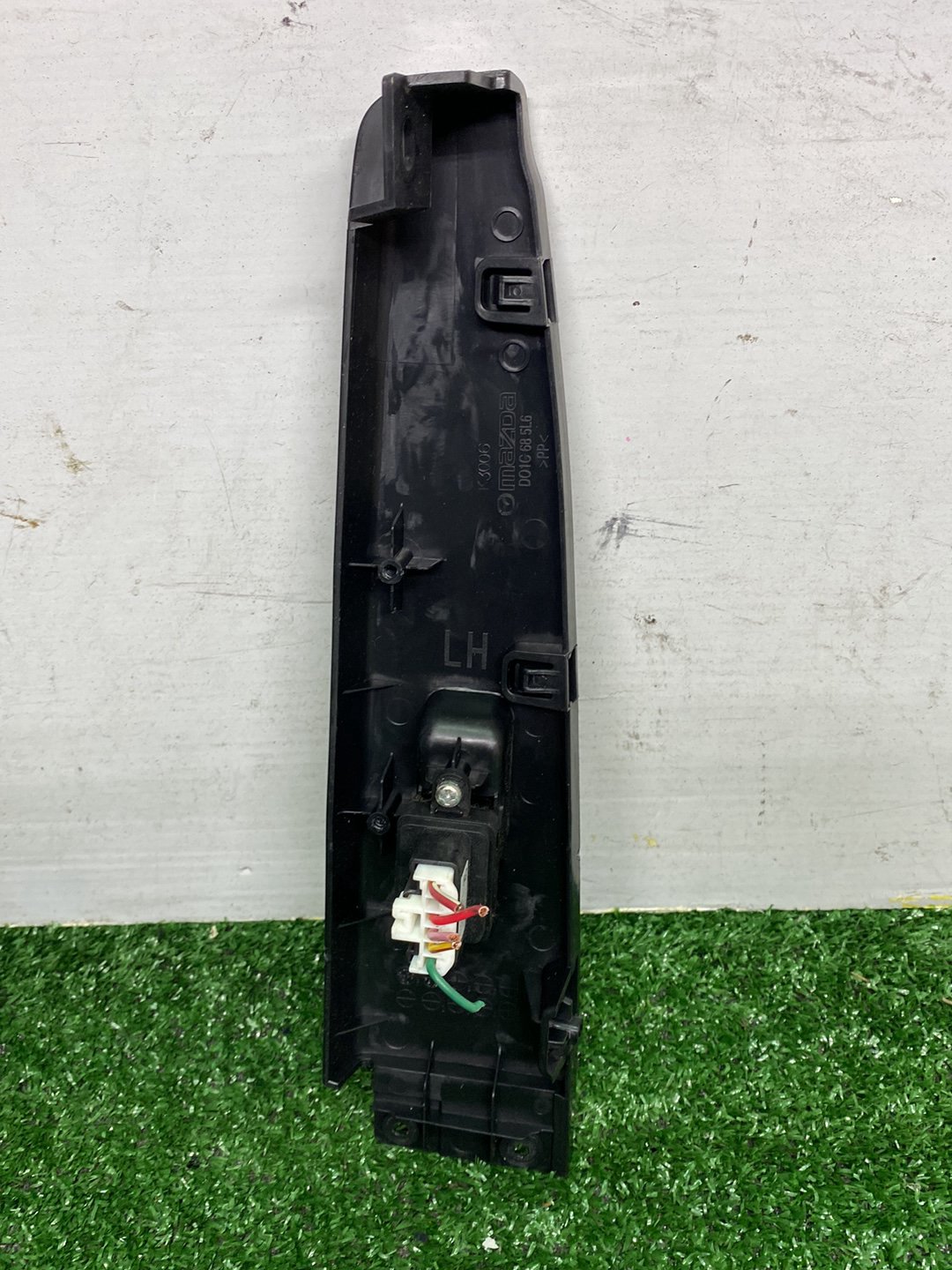 2007 Mazda Verisa - Left Rear Window Switch PN: D01C685L6