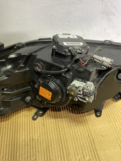2009 Subaru Exiga- Right Headlight PN: see the photos