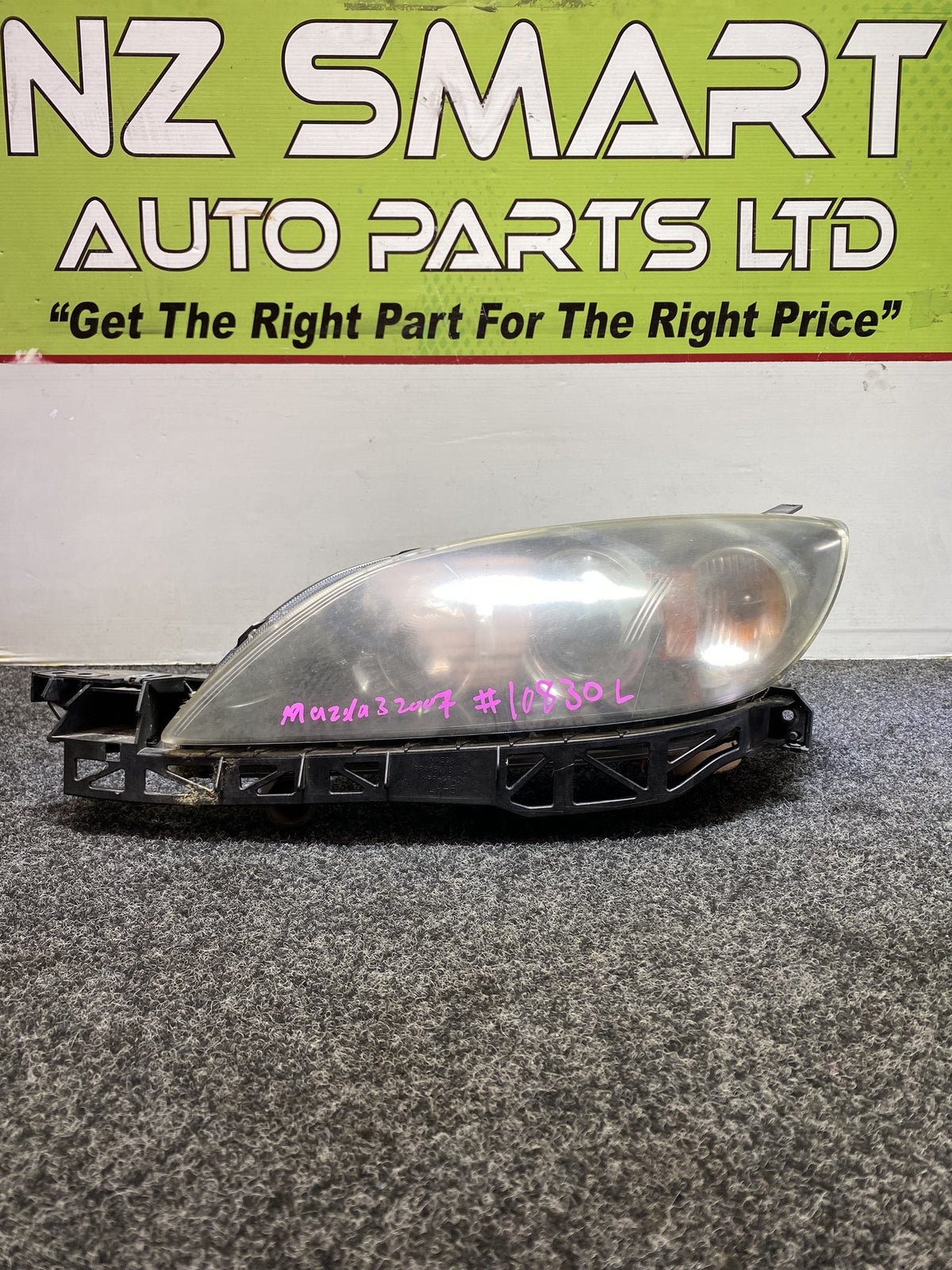 2007 Mazda Axela - Left Headlight Manual Adjust/ Non Hid/ P2951