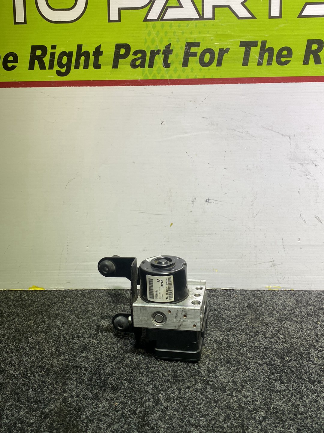 2011 Mazda Axela - ABS Pump PN: 8V61-2M110-AE