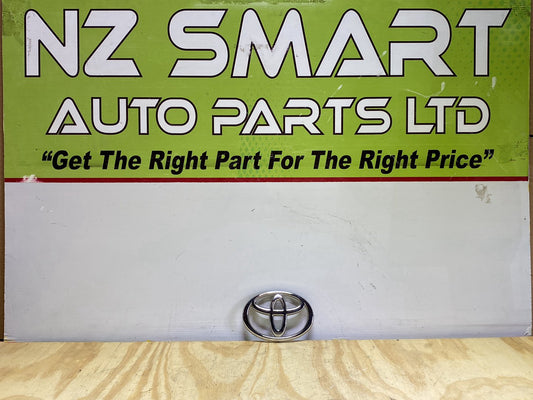 2007 Toyota Hilux - Front Badge