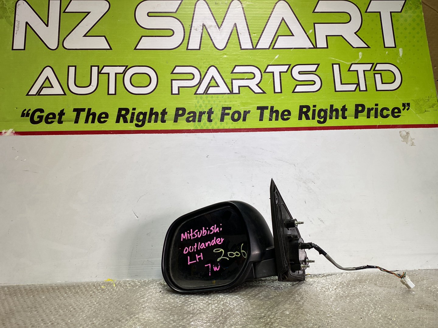 2006 Mitsubishi Outlander- Left Door Mirror PN: 7 wires