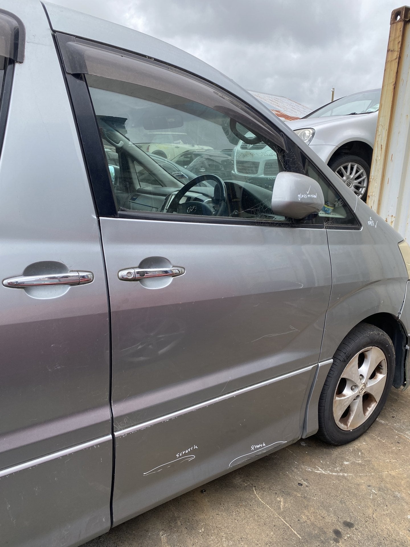 2005 Toyota Alphard ANH10 Dismantling For Parts