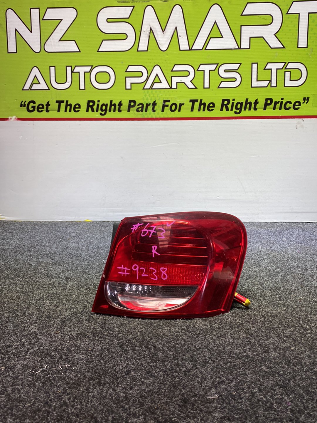 2011 Lexus GS450h - Right Taillight PN: KOITO 30-325