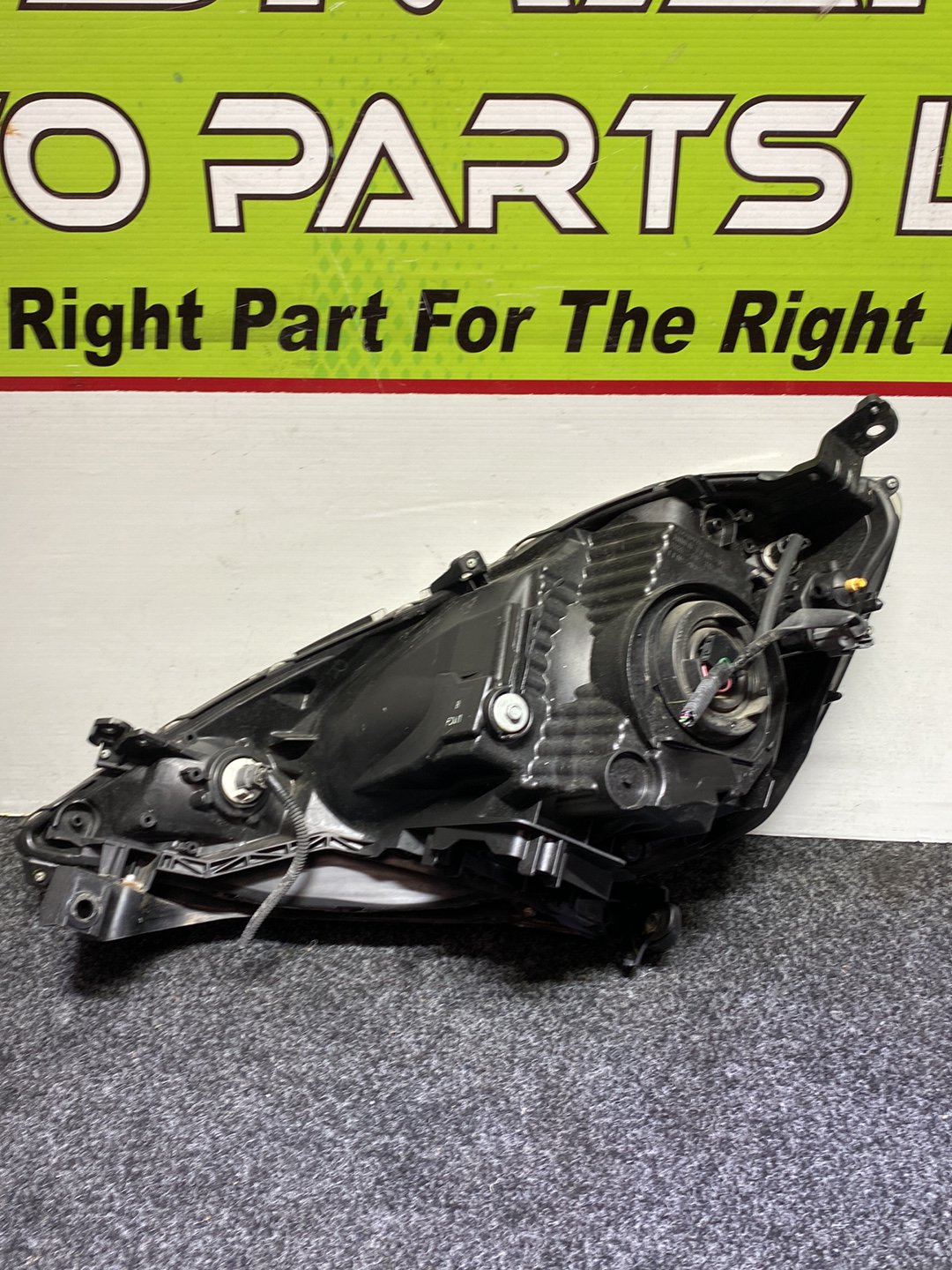 2008 Honda Fit - Right Headlight PN: Stanley P6865