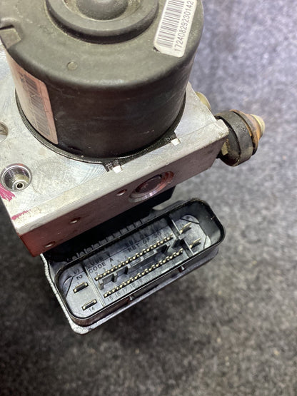 2004 Suzuki Swift - ABS Pump