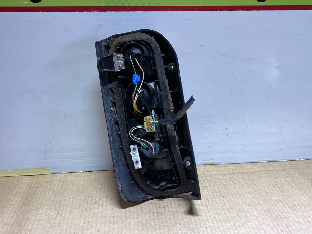 2004 Used Toyota Hiace - Right Taillight PN: Koito 33-08031