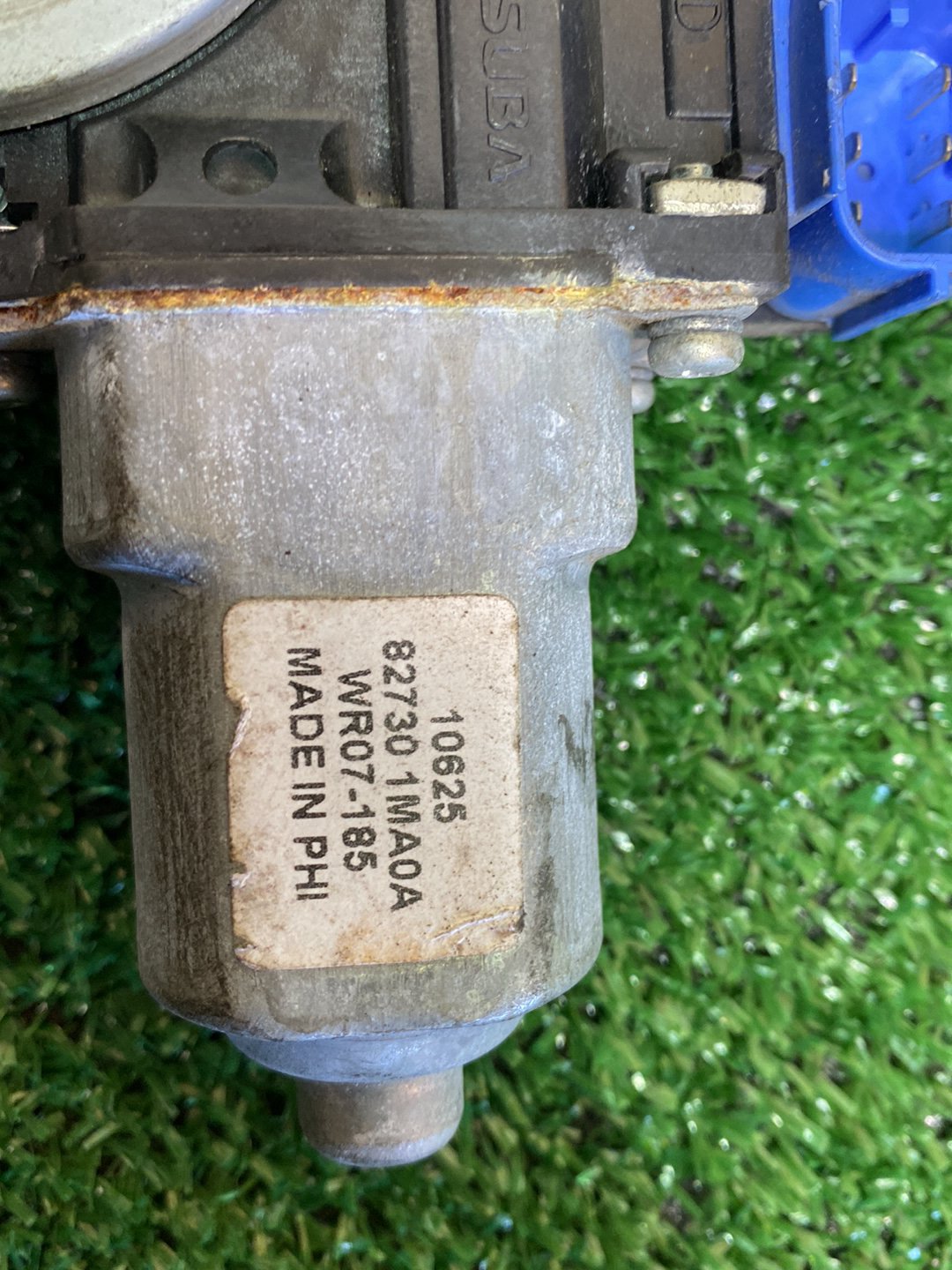 2011 Nissan Fuga - Right Rear Window Regulator/Motor PN: 82730-1MA0A