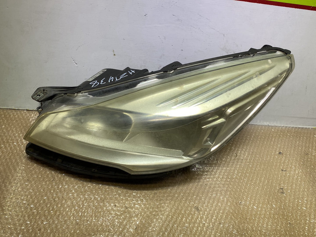 2015 Ford Kuga - Left Headlight PN: see photos