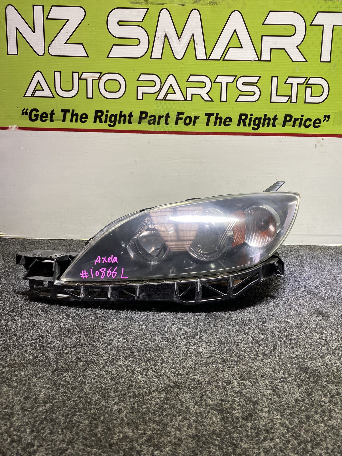 2004 Mazda Axela - Left Headlight Manual Adjust/ Non Hid/ P2951
