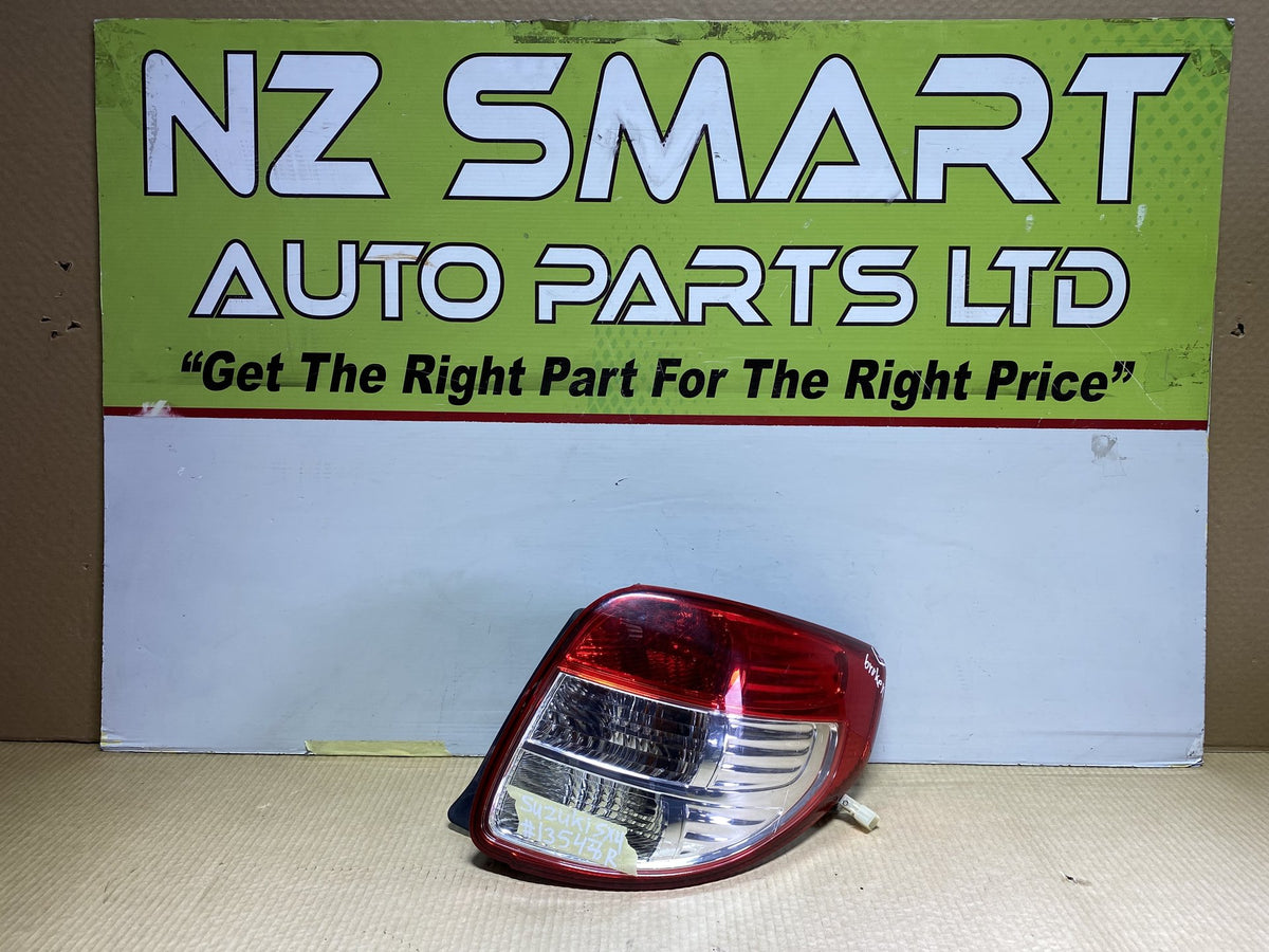 2006 Suzuki SX4 YA11S - Right Taillight PN: Koito 220-59135