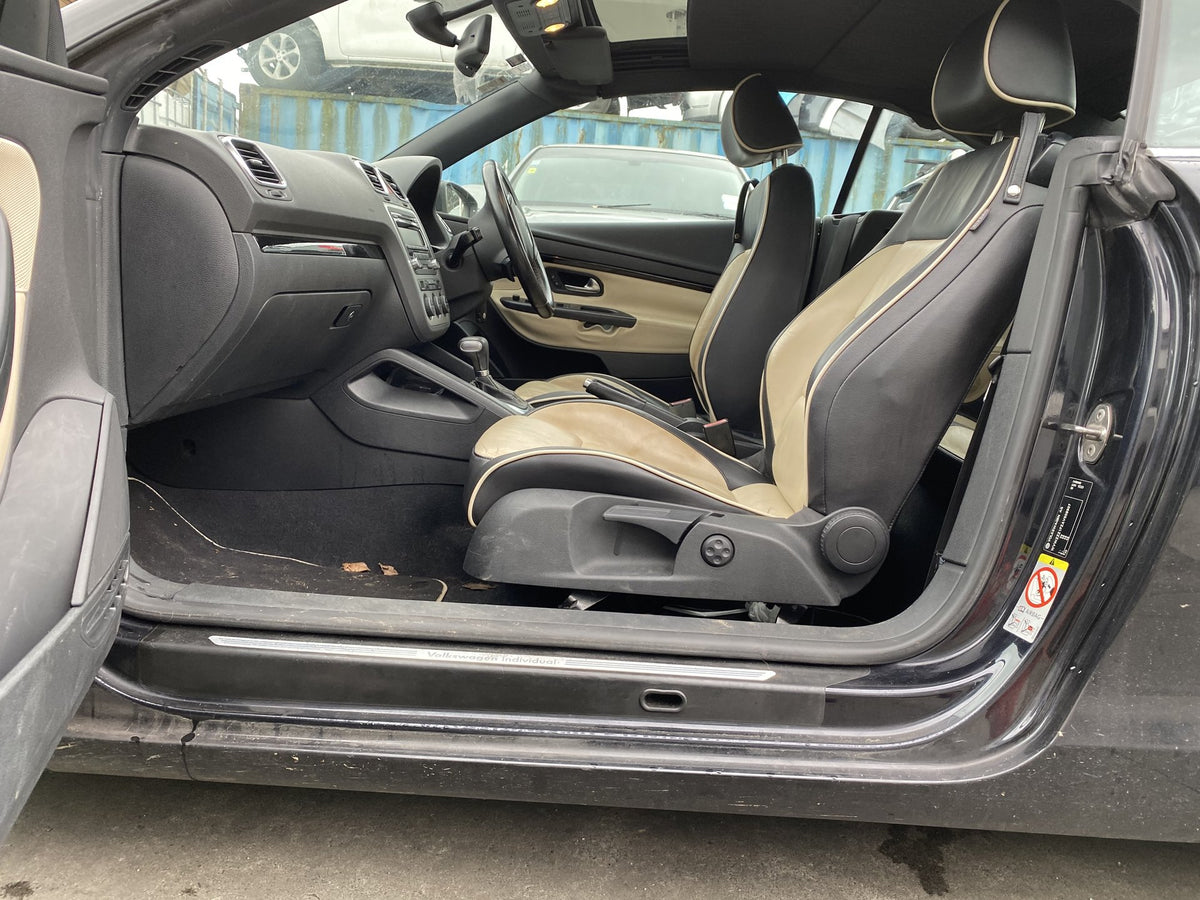 2010 Volkswagen Eos 147 TSI Dismantling For Parts