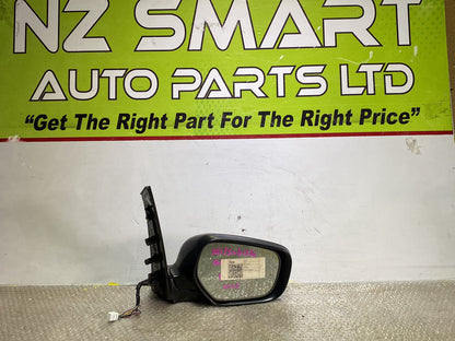 2003 Mitsubishi Grandis- Right Door Mirror PN: 9 wires