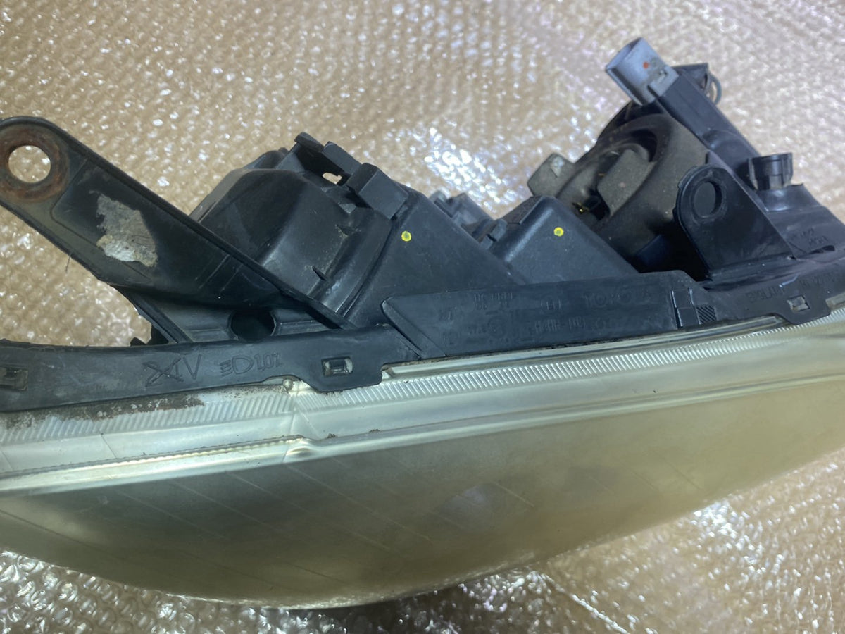 2005 Used Toyota Avensis - Right Headlight PN: See photos