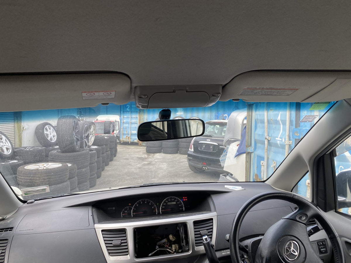 2007 Toyota Voxy AZR60- Dismantling For Parts