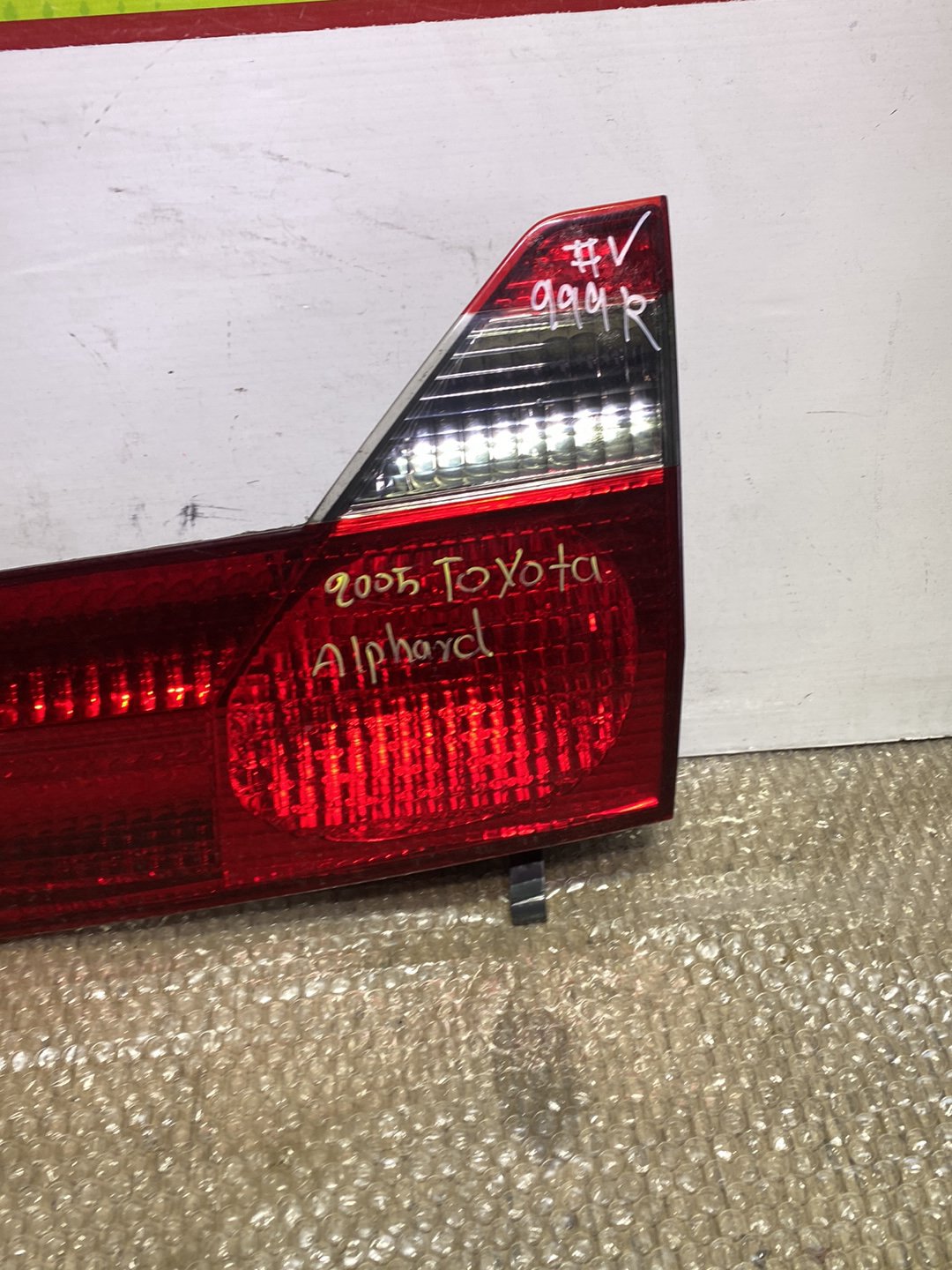 2005 Used Toyota Alphard- Right Taillight PN: