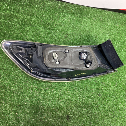 2009 Mazda Axela - Right Taillight LENS: STANLEY P8546/ PN: BBP351150E