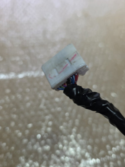 2007 Nissan Bluebird - Left Door Mirror PN: 13 wires