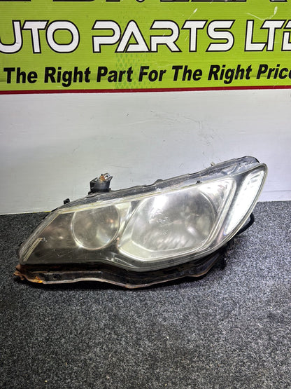 2005 Honda Civic - Left Headlight PN: STANLEY P5476