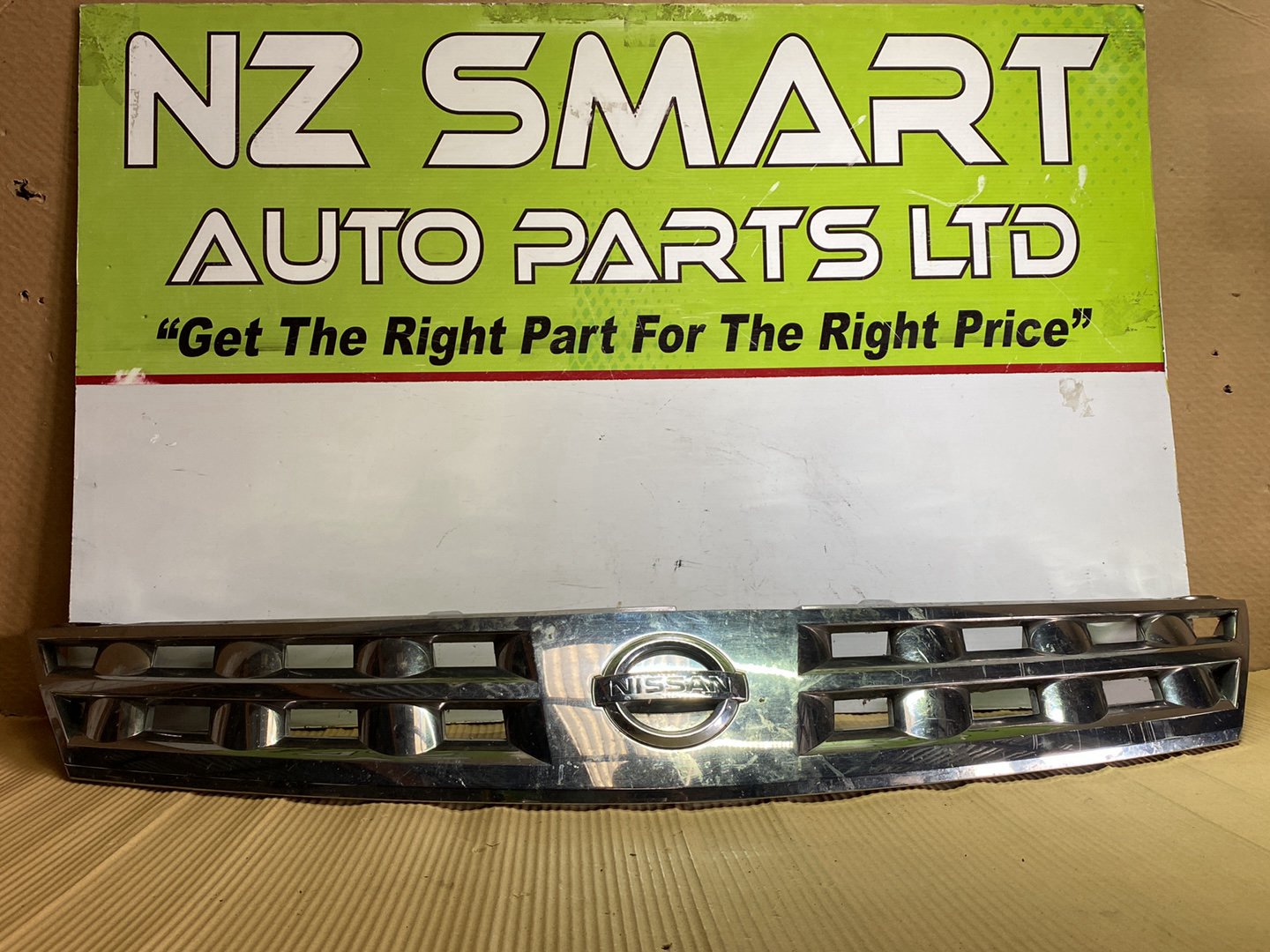 2007 Nissan Murano- Upper Radiator Grille PN: See photos
