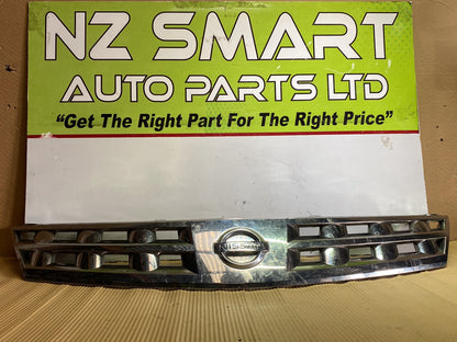 2007 Nissan Murano- Upper Radiator Grille PN: See photos