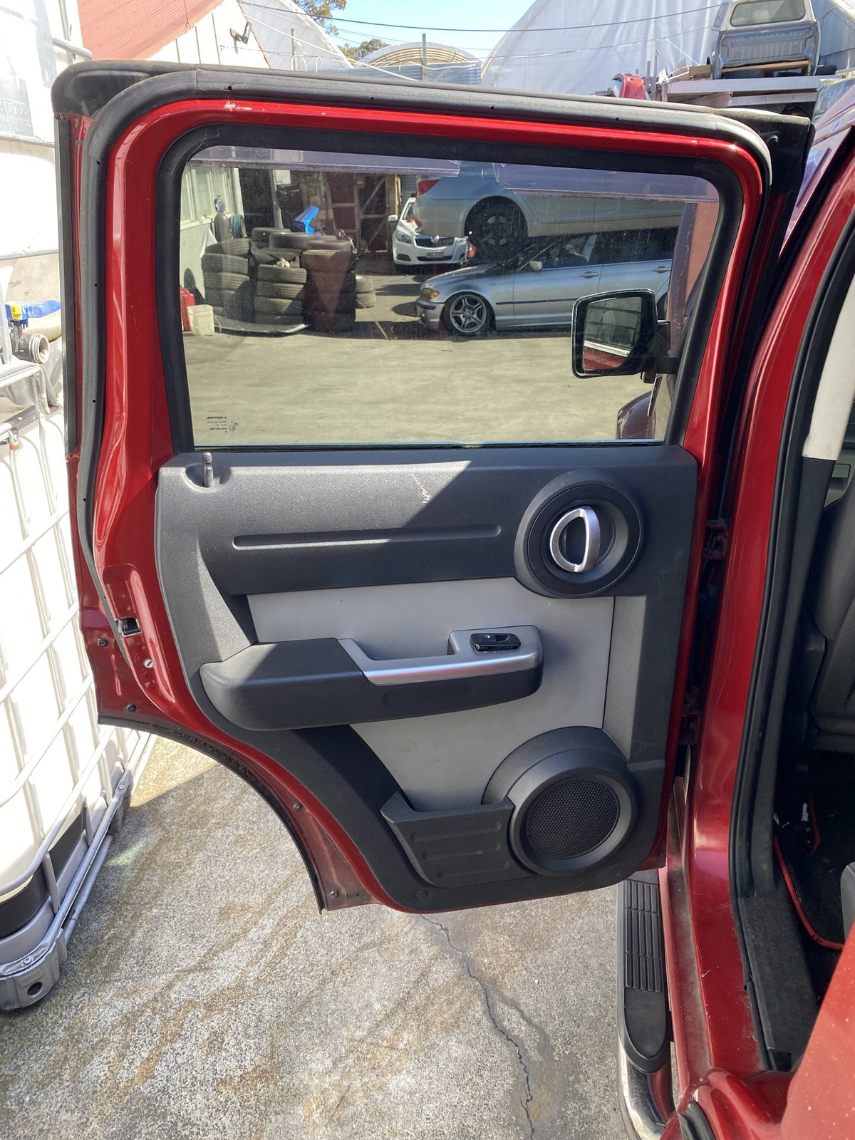 2007 Dodge Nitro SXT- Dismantling For Parts