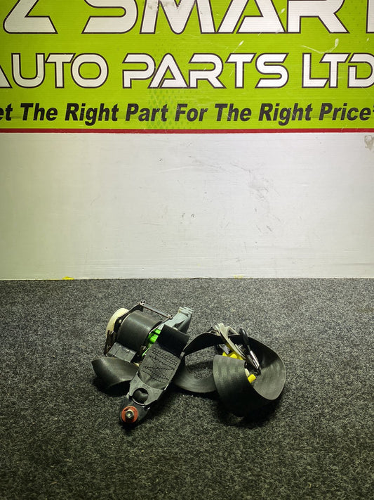 2012 Hyundai i45 - Right Front Seat Belt