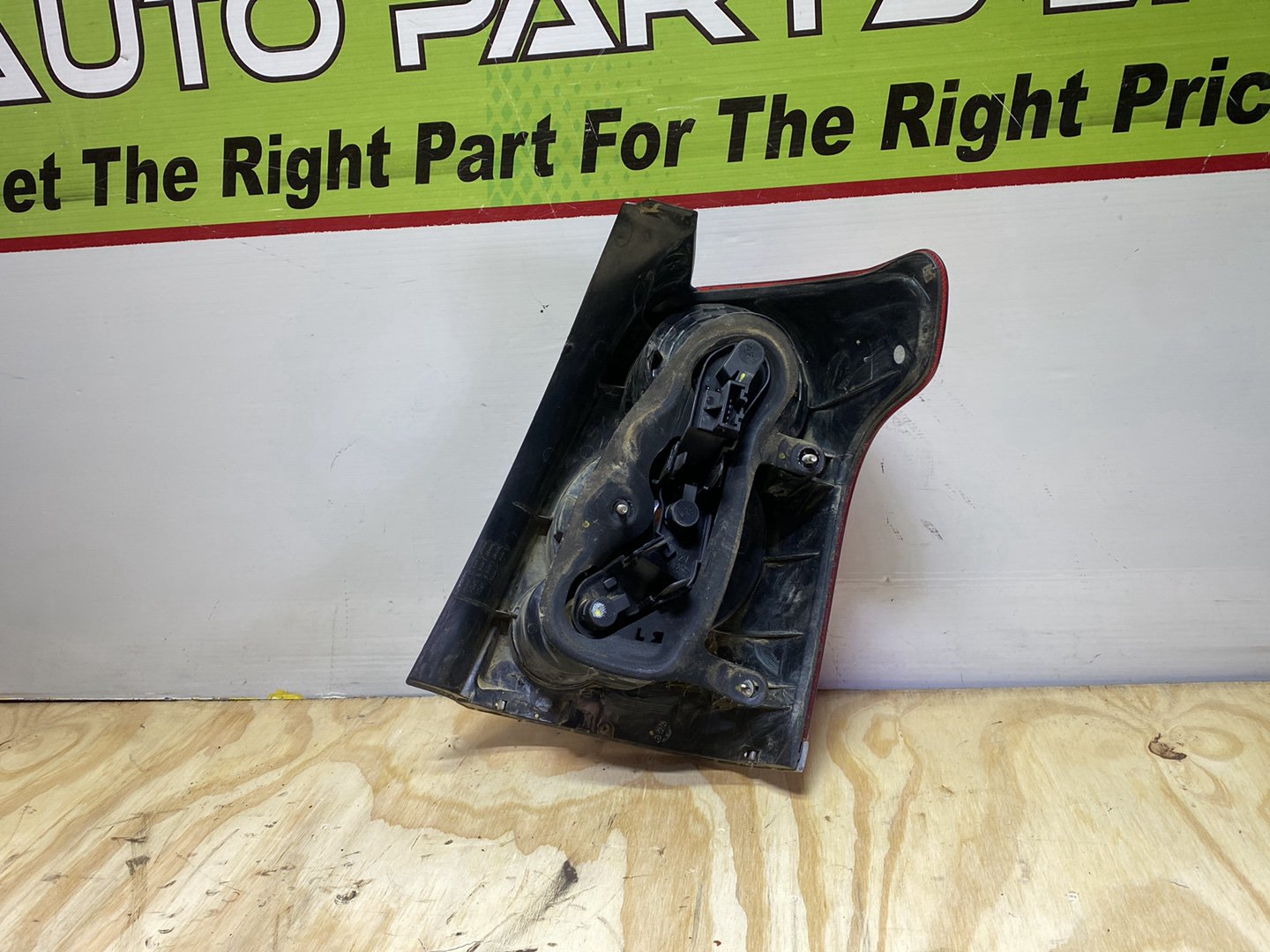 2007 Toyota Avensis - Left Taillight PN: Koito 05-50