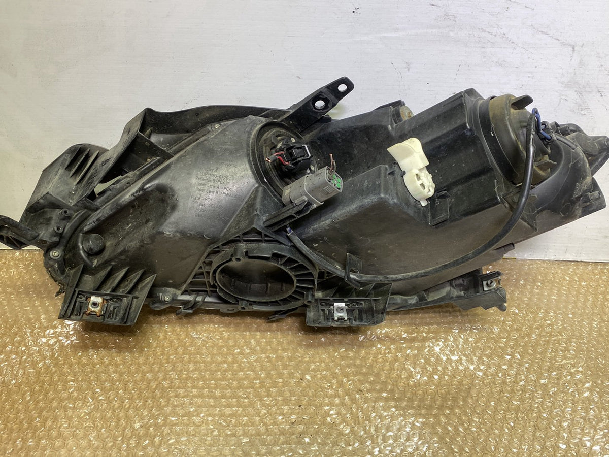 2007 Mazda CX-7 - Right Headlight PN: E22151031A