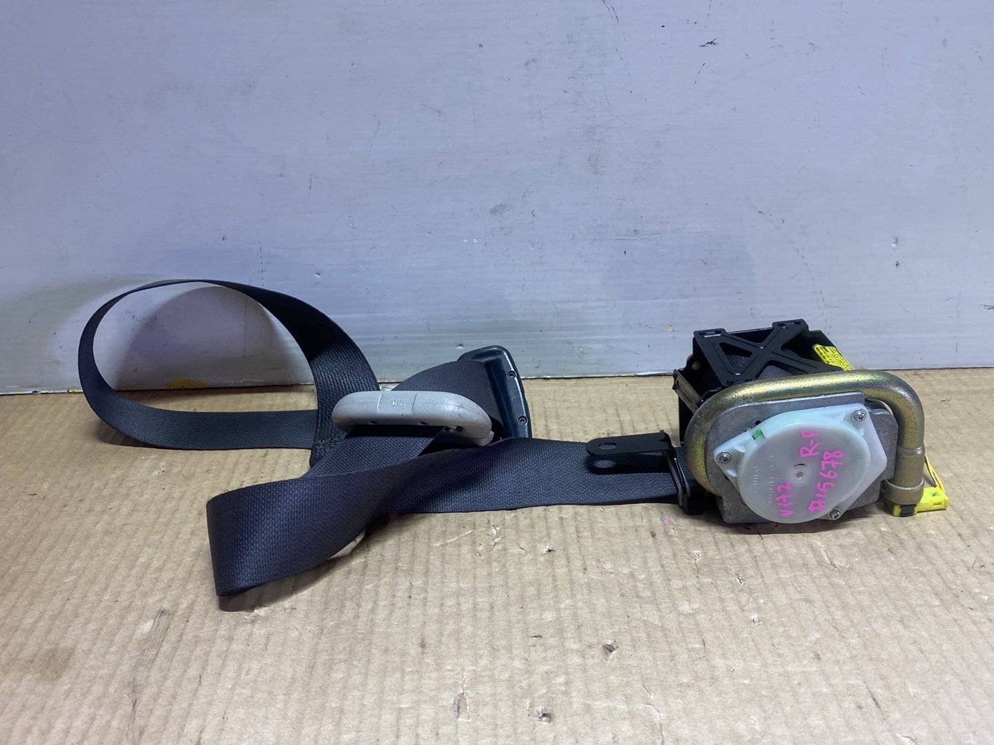 2001 Toyota Vitz NCP10 - Right Front Seat Belt