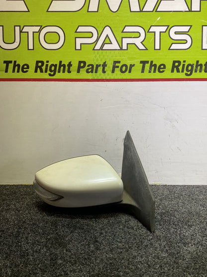 2013 Nissan Leaf - Right Door Mirror PN: 9 wires