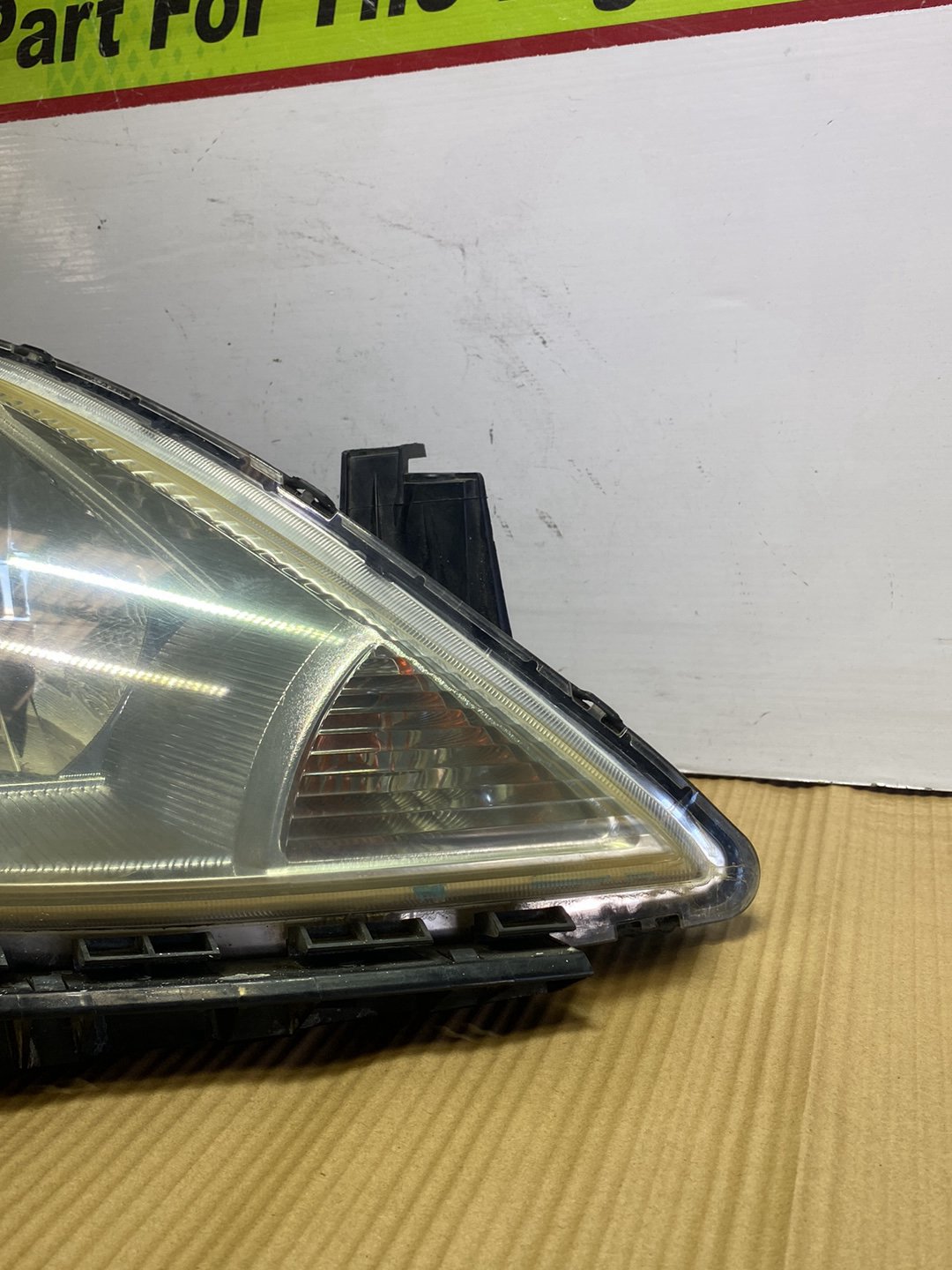 2007 Nissan Tiida- Right Headlight PN: STANLEY P4278R