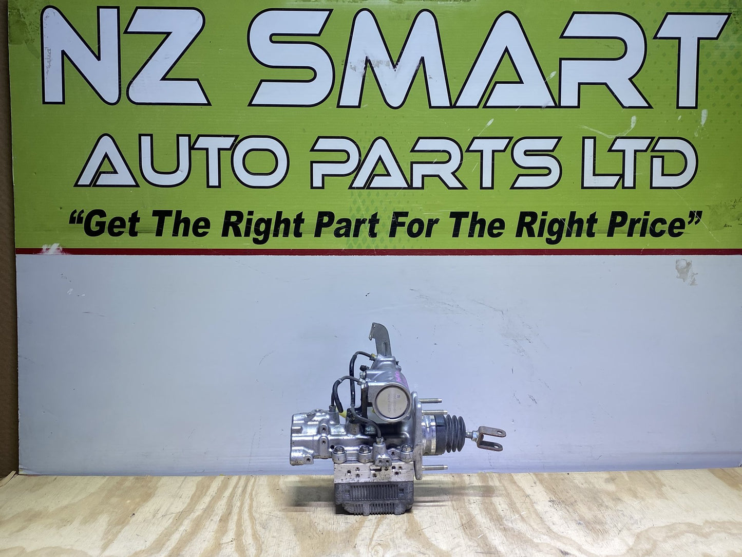 2013 Toyota Prius W30 - ABS Pump/Modulator PN: 47270-47030