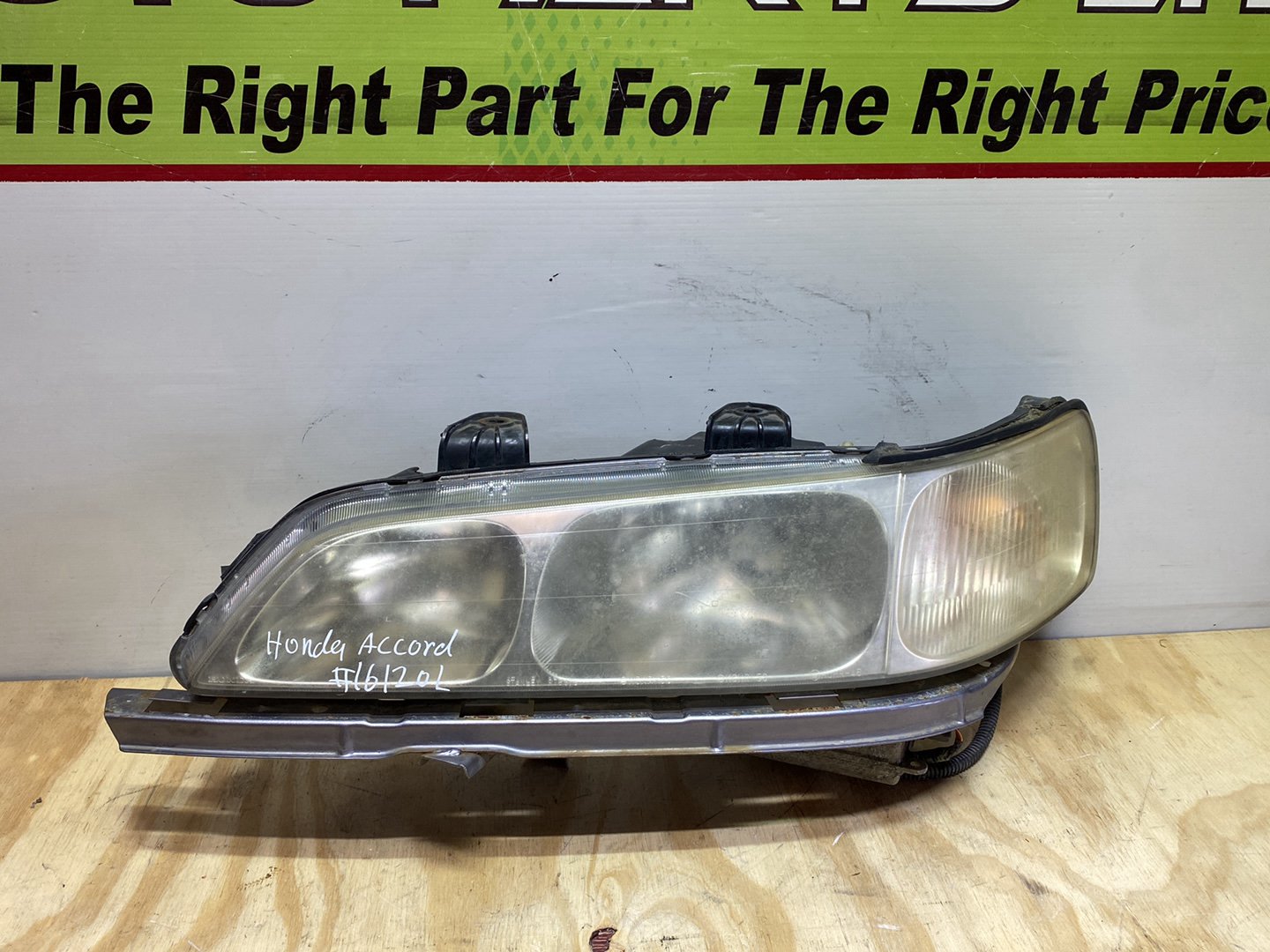 2000 Honda Accord CL3 - Left Headlight PN: STANLEY R7637