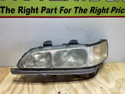 2000 Honda Accord CL3 - Left Headlight PN: STANLEY R7637