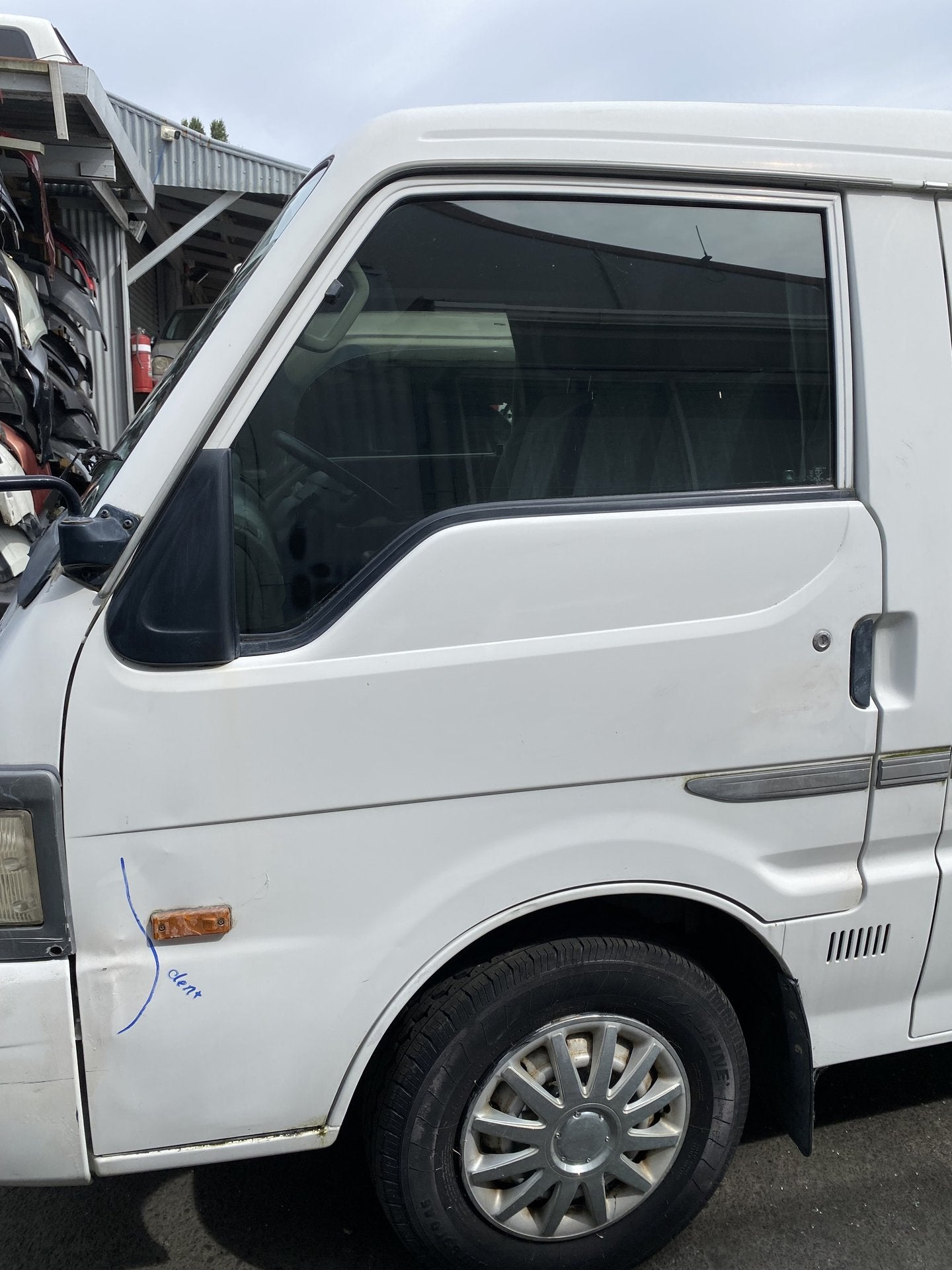2005 Mazda E2000 Dismantlinng For Parts