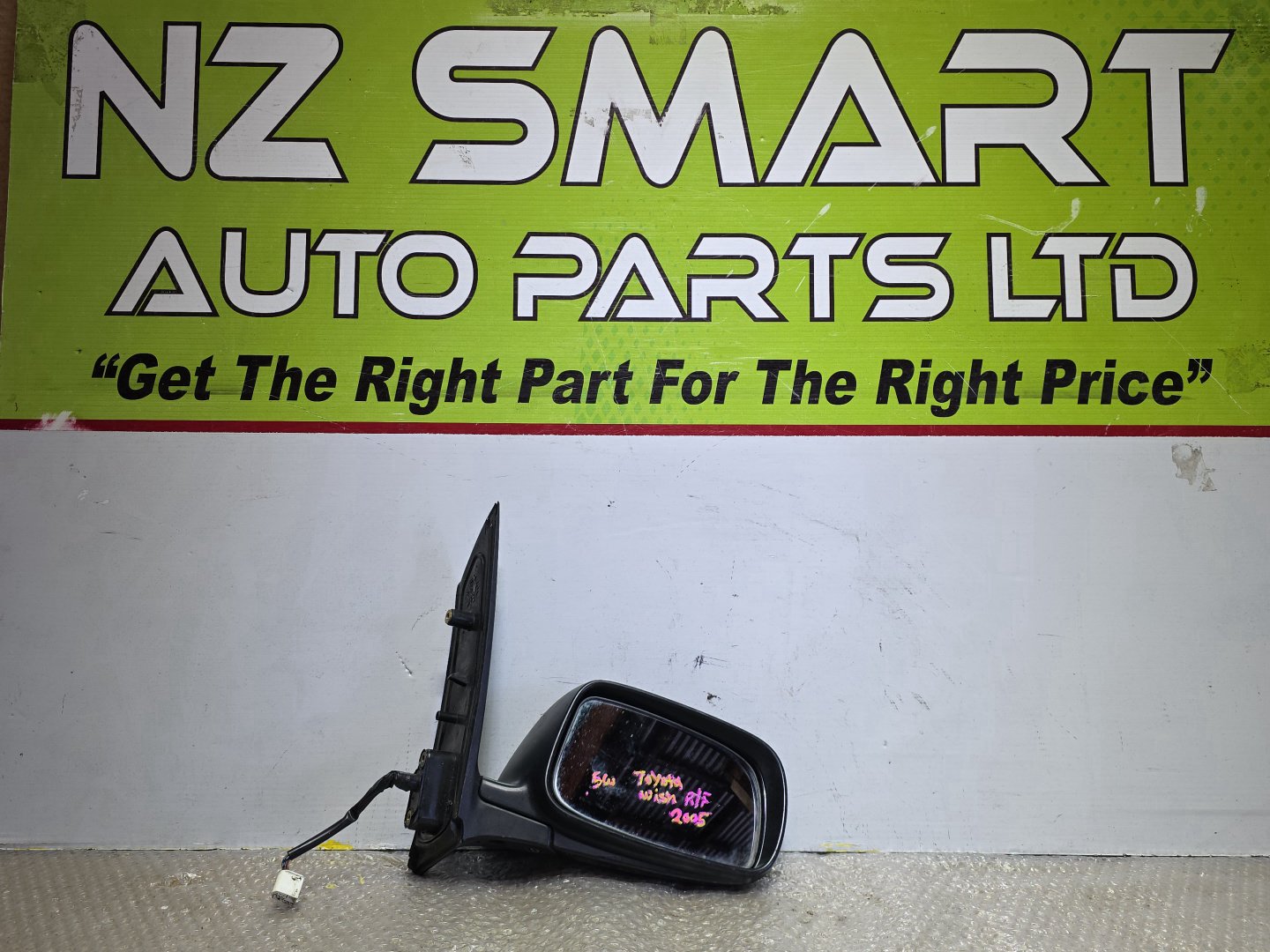 2005 Used Toyota Wish- Right Door Mirror PN: 5 wires