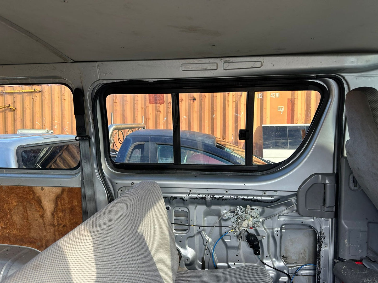2007 Toyota Hiace TRH200 Dismantling For Parts