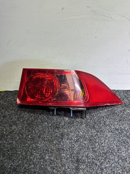 2004 Honda Accord- Right Taillight PN: STANLEY P3212R