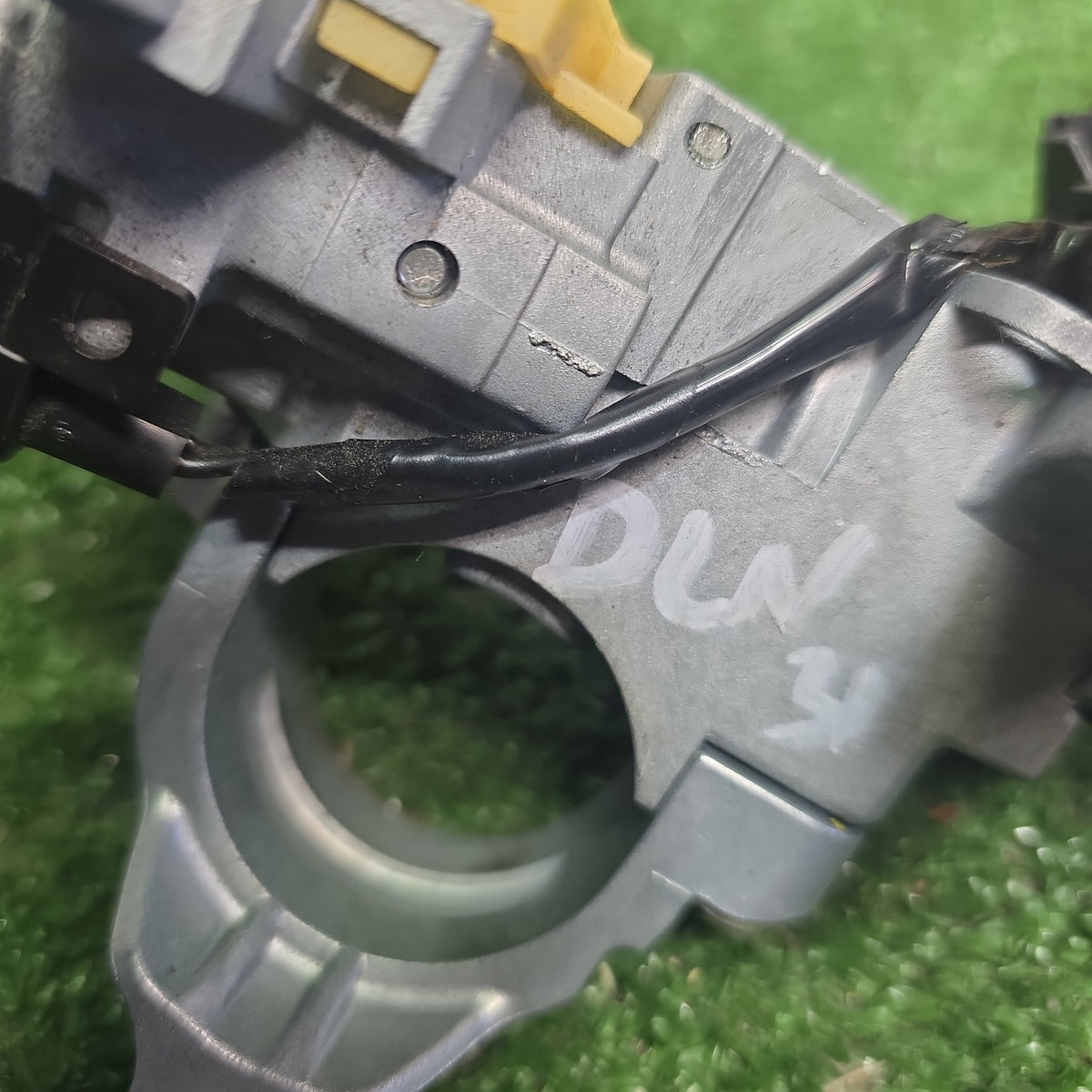 2006 Mitsubishi Colt - Ignition Switch Key PN: SL-M8A/ MR977373