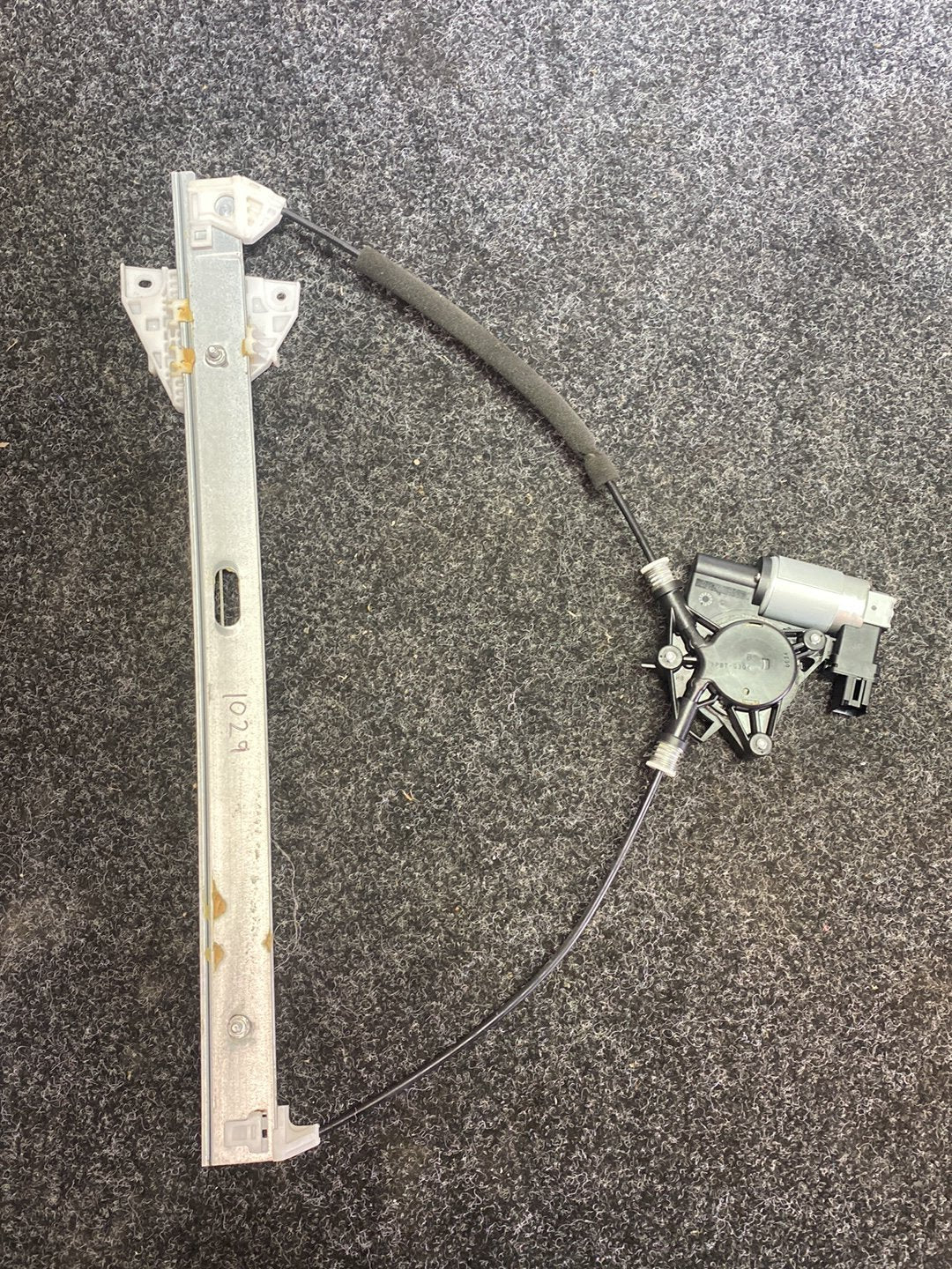 2010 Mazda Premacy CREW - Left Front Window Regulator/Motor
