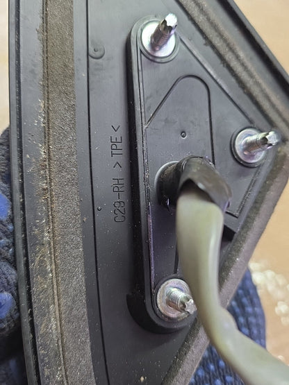 2007 Nissan Bluebird - Right Door Mirror PN: 11 wires