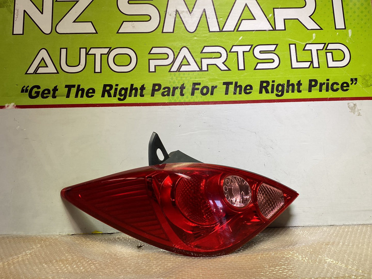 2006 Nissan Tiida- Left Taillight PN: STANLEY P4086