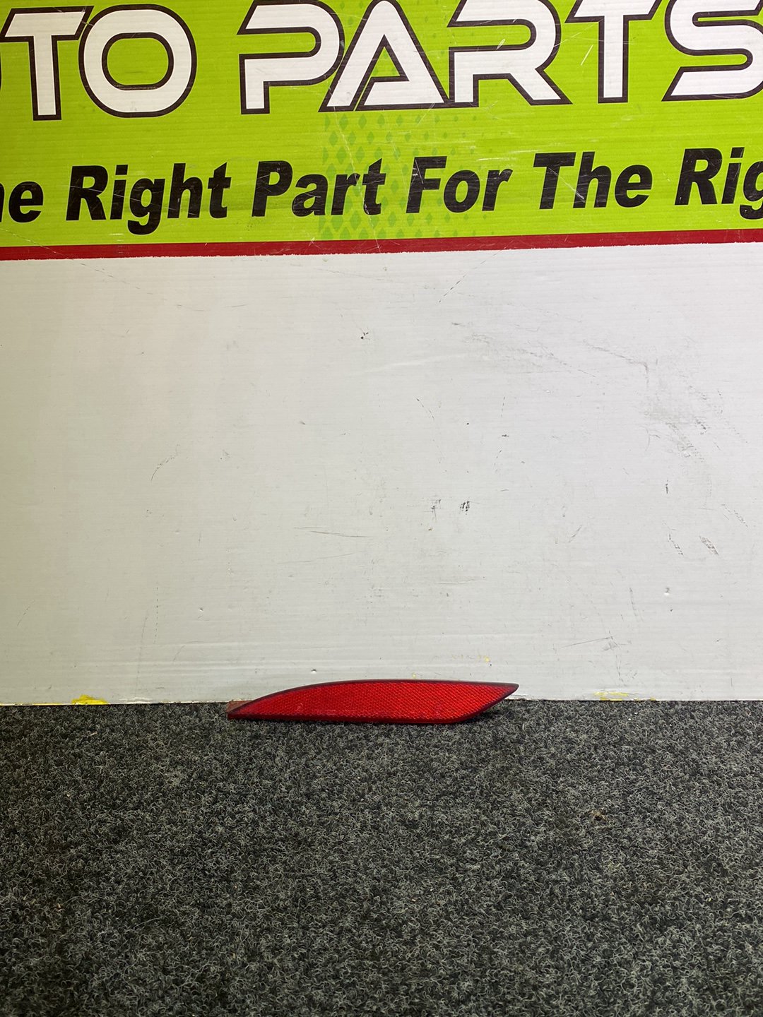 2012 Hyundai i45 - Left Rear Bumper Reflector PN: 92405-3S000