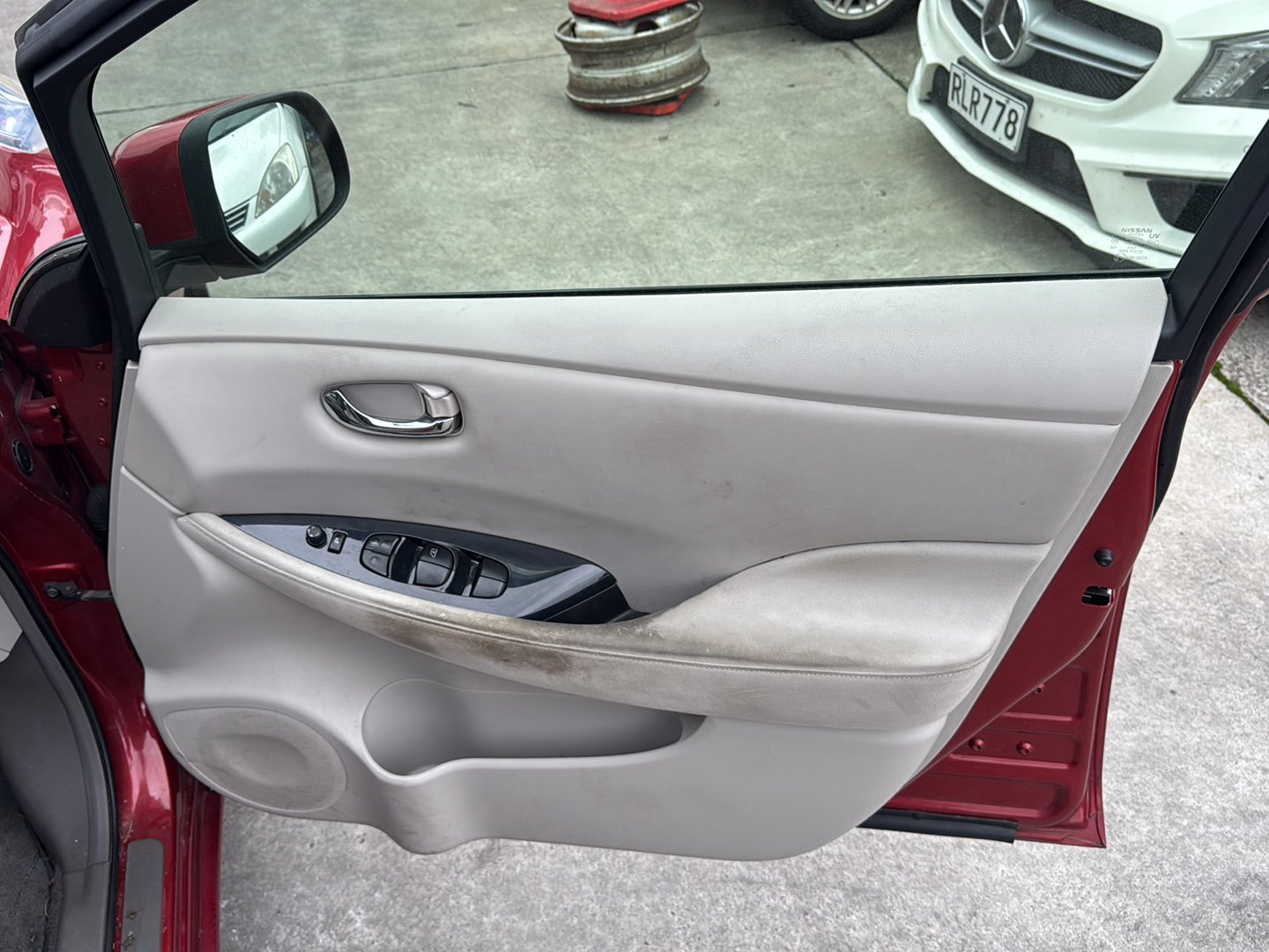 2012 Nissan Leaf ZE0  Dismantling For Parts