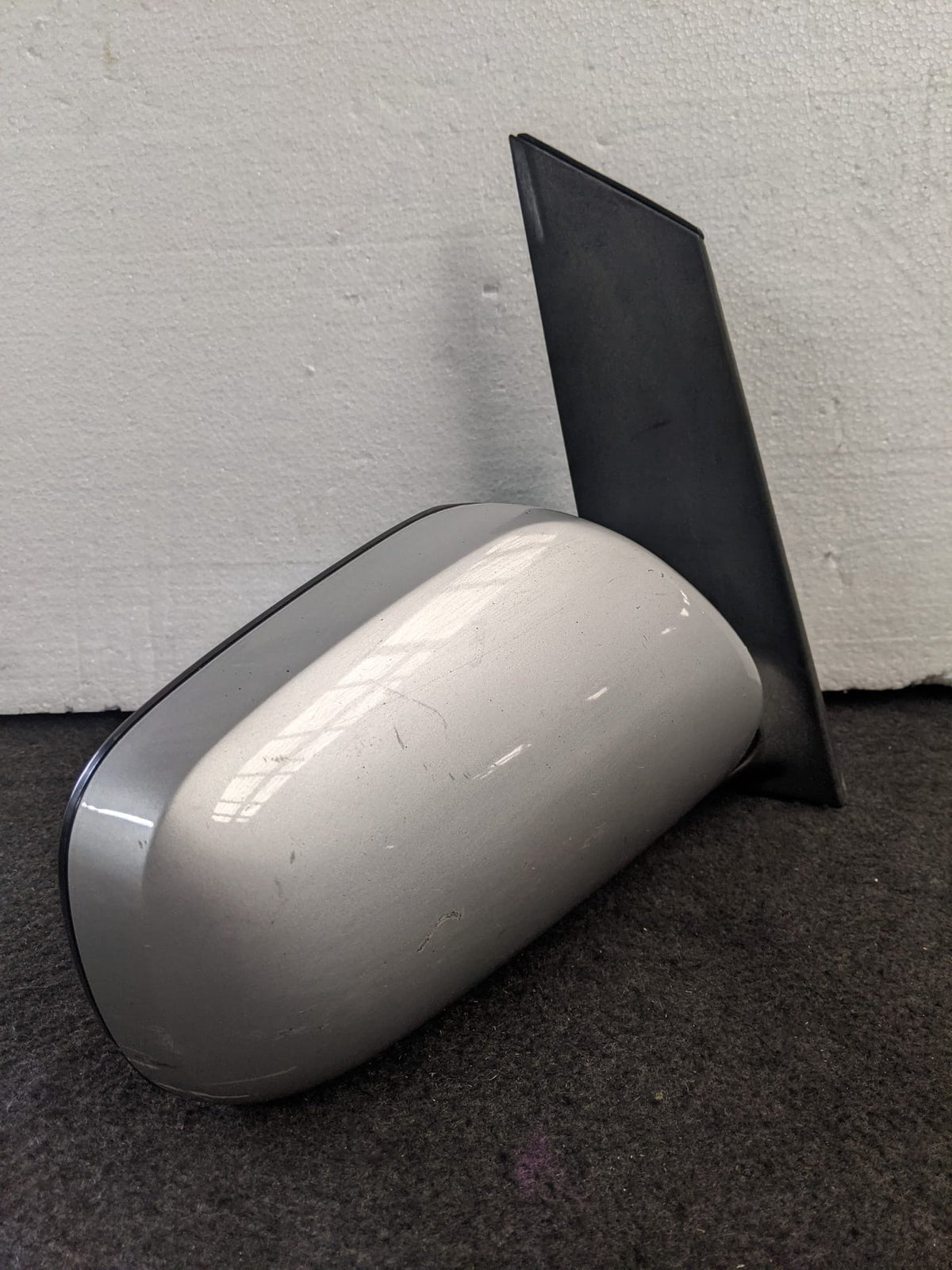 2006 Used Toyota Wish - Right Door Mirror PN: 5 wire