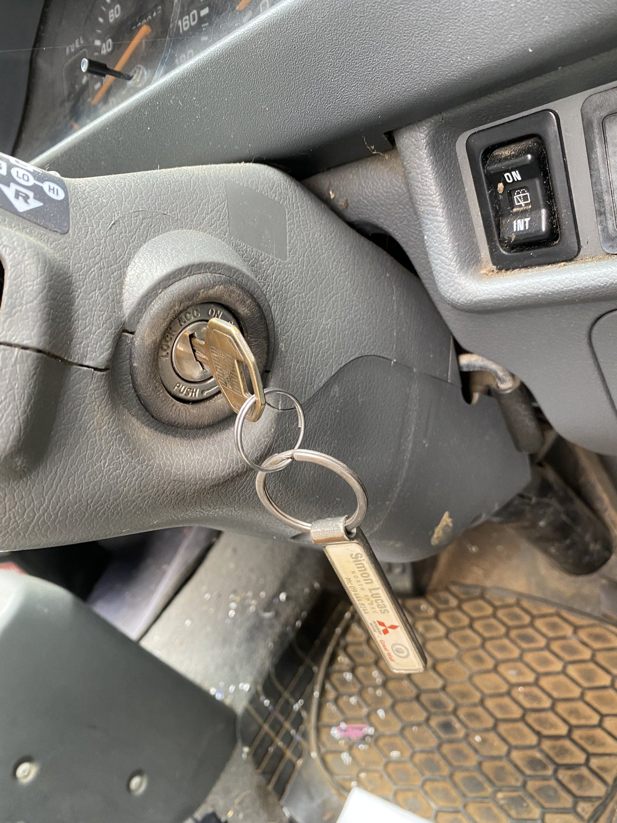 2014 Mitsubishi L300 Dismantling For Parts