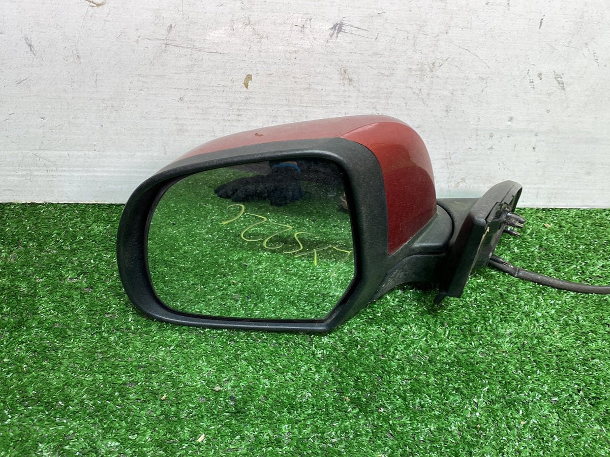 2013 Nissan Leaf - Left Door Mirror PN: 5 wires